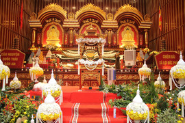 Cung Trúc Lâm Yên Tử trước giờ cung rước, chiêm bái xá lợi Phật 