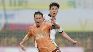 Video Minh Vương tái hiện pha đá phạt từng khiến Son Heung-min 'chết lặng'