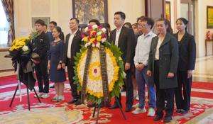 Lễ viếng và ghi sổ tang nguyên Chủ tịch nước Trần Đức Lương tại Trung Quốc