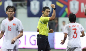 Trọng tài tước bàn thắng của tuyển Việt Nam bắt trận đấu của CLB Công an Hà Nội