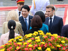 Chủ tịch nước Lương Cường chủ trì lễ đón Tổng thống Pháp Emmanuel Macron