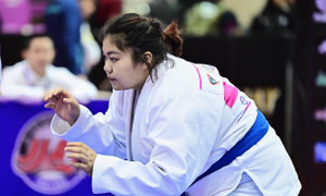 Nữ đô vật Việt Nam 3 lần vô địch châu Á trong 1 ngày