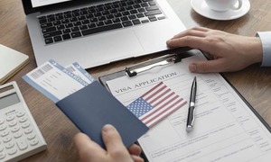 Mỹ đột ngột dừng cấp mới visa du học, vì sao?