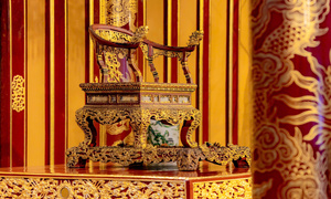 Hội đồng tìm cách 'cứu' ngai vua triều Nguyễn bị phá hoại gồm những ai? 