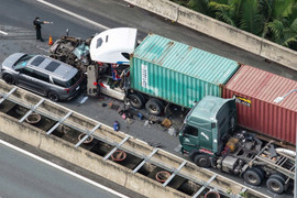 Tai nạn liên hoàn trên cao tốc TP.HCM - Long Thành, giao thông ùn ứ nhiều giờ