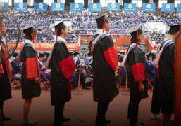 Đại học danh tiếng gây tranh cãi khi tuyển quản lý căng tin phải có bằng tiến sĩ