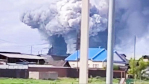 Video Ukraine tấn công sâu trong nội địa Nga, loạt tiêm kích Tu-95 bị phá hủy