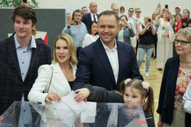 Nhà sử học Karol Nawrock đắc cử Tổng thống Ba Lan