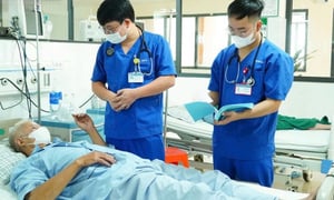 7 người vào viện cấp cứu, 1 bệnh nhân nguy kịch do nắng nóng gay gắt