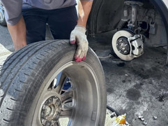 Dấu hiệu bất thường cảnh báo cần thay ngay lốp xe