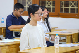 Đề Toán thi vào lớp 10 Hà Nội 2025