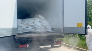 Nga công bố video xe tải chở thi thể quân nhân Ukraine tử trận