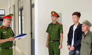 Bắt gã đàn ông sang Campuchia cho thuê tài khoản ngân hàng để 'rửa tiền'