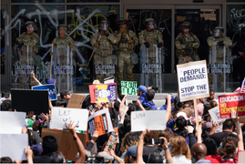 Mỹ triển khai Thủy quân Lục chiến đến Los Angeles