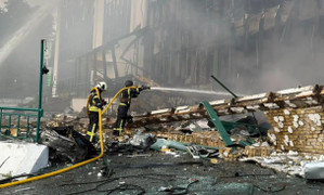 Nga tấn công lớn nhất vào sân bay quân sự Ukraine bằng UAV