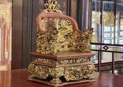 Cận cảnh bảo vật quốc gia từng bị lãng quên do nhầm là ngai thờ ở Huế