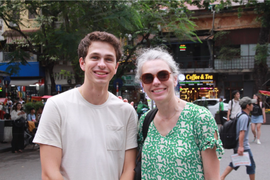 Du khách quốc tế mê mẩn Hà Nội vì ẩm thực, con người và trải nghiệm sống động