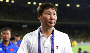 HLV Kim Sang-sik gọi 2 cầu thủ Việt kiều lên U23 Việt Nam