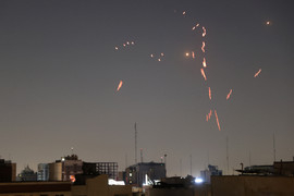 Israel điều 70 chiến đấu cơ tấn công thủ đô Iran