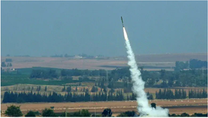 Iran tuyên bố sẵn sàng dừng tấn công, Yemen phóng tên lửa tấn công Israel