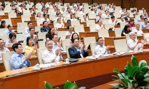 Quốc hội thông qua sửa Hiến pháp, cấp huyện dừng hoạt động từ 1/7