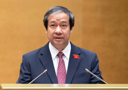 ĐBQH 'chê' cấm dạy thêm chưa hiệu quả, Bộ trưởng GD&ĐT nói 'kết luận hơi sớm'