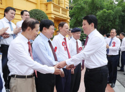 Chủ tịch nước: Cần hoàn thiện cơ chế để nhà báo có thể sống được bằng nghề