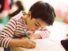 Chi nửa triệu đồng/buổi cho con học lớp tiền tiểu học, có cần thiết?