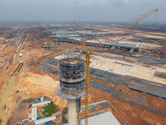 Cận cảnh tháp không lưu cao nhất Việt Nam đang tăng tốc về đích