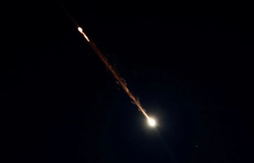 Iran phóng loạt tên lửa vào Israel sau khi ông Trump tuyên bố ngừng bắn