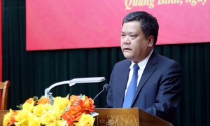 Chân dung tân Chủ tịch UBND tỉnh Quảng Trị Trần Phong