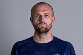 Thầy giáo xin nghỉ dạy 1 tháng để đá bóng, ghi 1 bàn kiếm 1 triệu USD