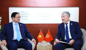 Thủ tướng Chính phủ Phạm Minh Chính gặp Thủ tướng Kyrgyzstan