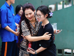 Thí sinh khóc thét với đề Toán mới, 'đọc đề hết nửa thời gian'