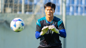 Thầy của Bùi Tiến Dũng phủ nhận 'xem trộm' Công Phượng tập phạt đền