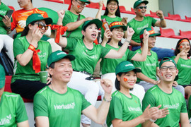 Herbalife Việt Nam truyền cảm hứng cho đội tuyển bóng đá nữ quốc gia