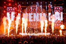 Đại học Phenikaa đón hơn 15.000 khán giả 'quẩy' đại nhạc hội sắc màu 2025