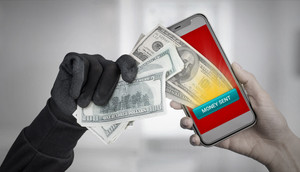 Hoảng loạn gửi tiền khi kẻ lừa đảo dọa tung clip nóng rồi nhớ ra không hề quay