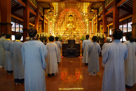 Chùa tại TP.HCM đồng loạt thỉnh chuông, trống Bát Nhã cầu an sáng 1/7