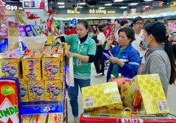 Siêu đô thị TP.HCM tăng trưởng kinh tế gần 7,5% trong 6 tháng