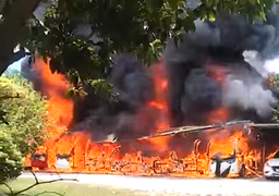 Loạt xe điện du lịch ở chùa Hương Tích Hà Tĩnh bị thiêu rụi