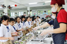 Hà Nội duyệt chi hơn 3.000 tỷ hỗ trợ bữa ăn bán trú cho học sinh tiểu học 