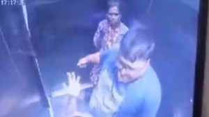 Cậu bé 12 tuổi bị tát tới tấp trong thang máy gây phẫn nộ ở Ấn Độ