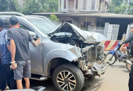 Tài xế xe bán tải gây tai nạn liên hoàn tại Đắk Lắk rồi bỏ chạy