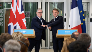 Anh - Pháp công bố thỏa thuận hợp tác hạt nhân lịch sử
