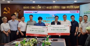 Người trúng Vietlott nhận giải tiền tỷ không đe...