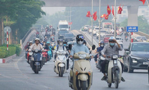 Dự kiến thí điểm hạn chế xe máy chạy xăng ở Hà Nội từ 1/1/2026