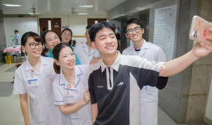 Chống chọi với ung thư máu, nam sinh xuất sắc đạt 28 điểm khối A