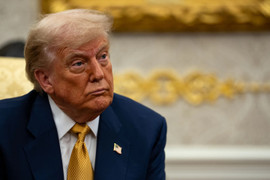 Tổng thống Trump bị suy tĩnh mạch 