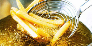 Mẹo chiên khoai tây giòn, lâu ỉu